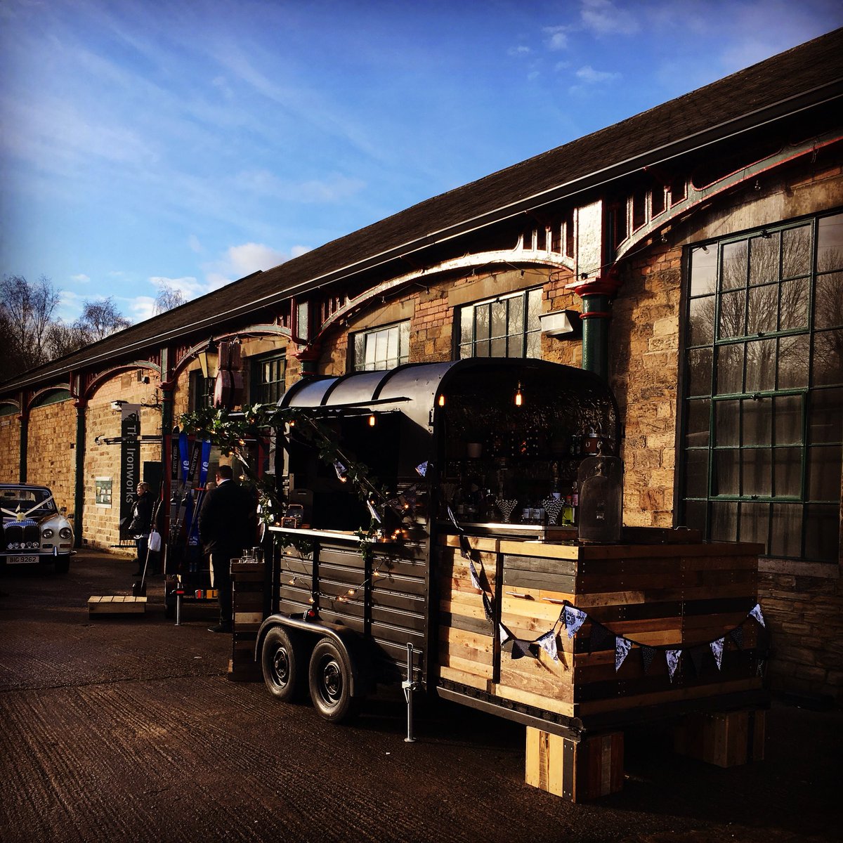 VintroBar tweet media