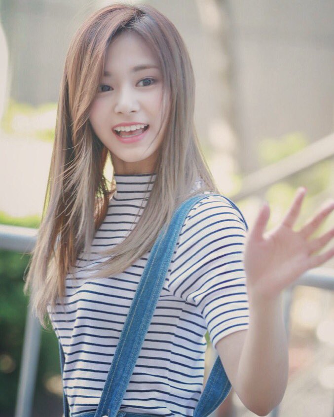hallyuhavenph's tweet photo. ✨#handpickedhallyu kpop-fashion inspired vintage finds LAUNCHING THIS APRIL 2018✨

EXPECT: 🌻one-of-a-kind pieces
🌻light cloth material
🌻neutrals and subtle patterns
🌻basics and minimalism
🌻everything BELOW P500

#TWICE #WHATISLOVE #TZUYU #트와이스 #쯔위 https://t.co/tQQzY54Rz4