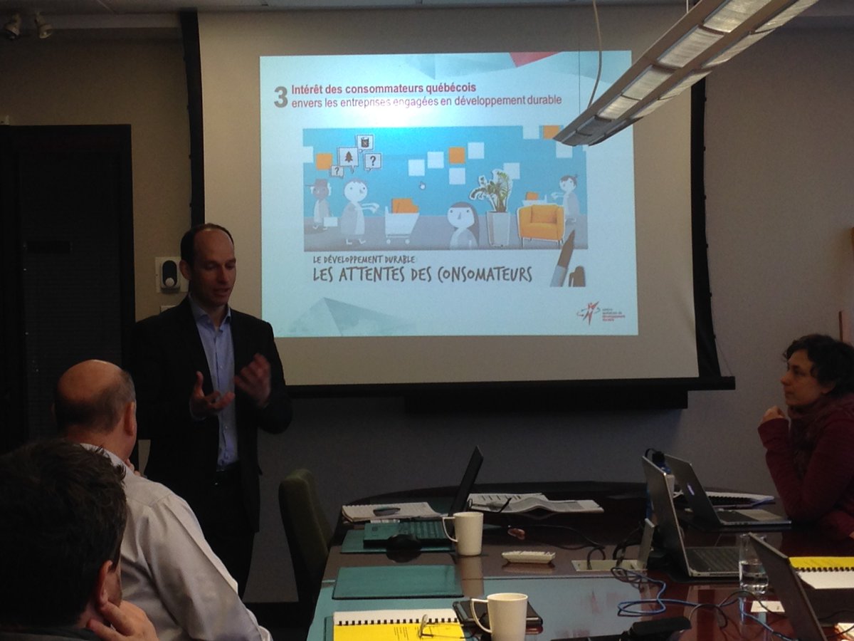 En pleine formation sur le développement durable, adaptée pour les entreprises d'économie sociale, avec le Conseil québécois du développement durable.