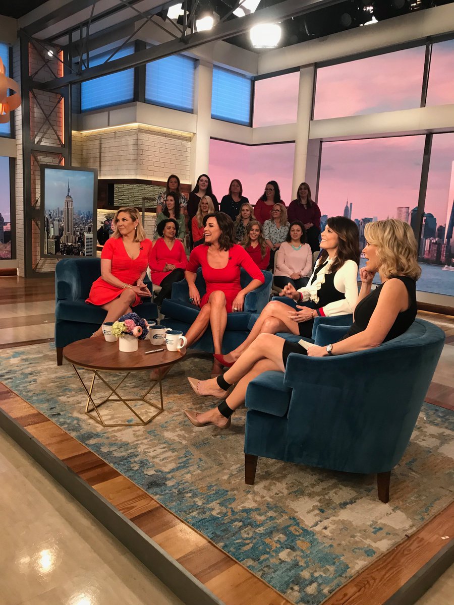 CountessLuann's tweet photo. Fun work day with Megyn Kelly TODAY Bethenny Frankel #Ramonsinger Mary Gordon Beauty! 🍎💋🗽 Thank you for the beautiful dress Paris Gordon 🤗
.
.
.
#countessandfriends #moneycantbuyyouclass #rhony #NYC #season10 https://t.co/dJzRpcwNoF
