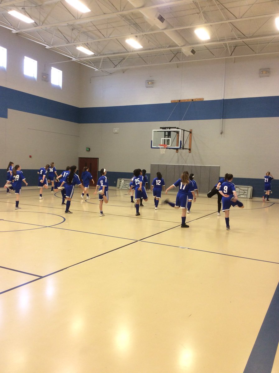 coachjb17's tweet image. Pregame stretch...gotta love this stuff! #GoBlazers #1One