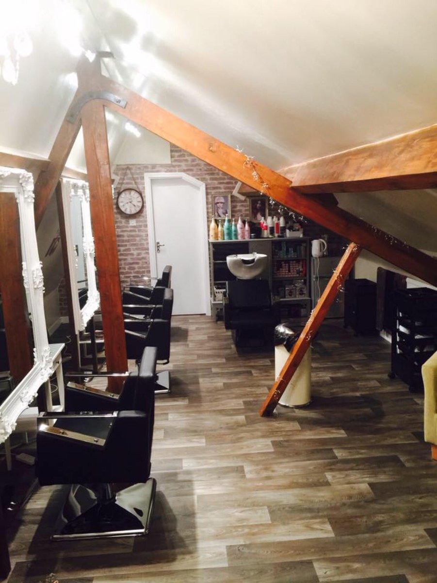 GlamFinders's tweet photo. We are pleased to welcome Horsforth Hair Lounge, to our Platinum listing 
Pop cover to our directory to find all there business details and website links
https://t.co/A7NkZd7NuI https://t.co/mlS4YL4em5