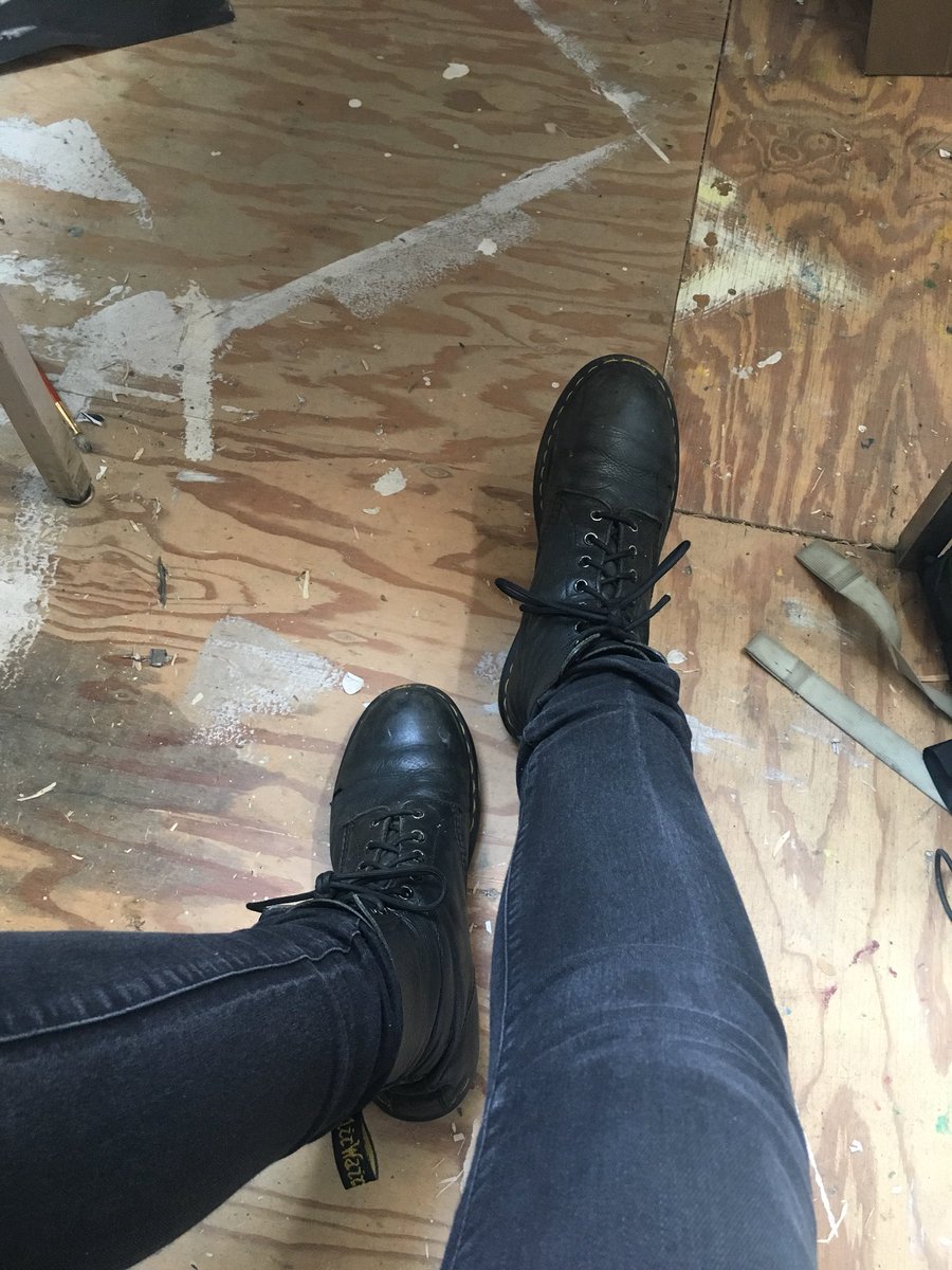 lewddoods's tweet photo. A wonderful day in my studio :) 

#visualart #art #drawing https://t.co/rkH7WkDrwE