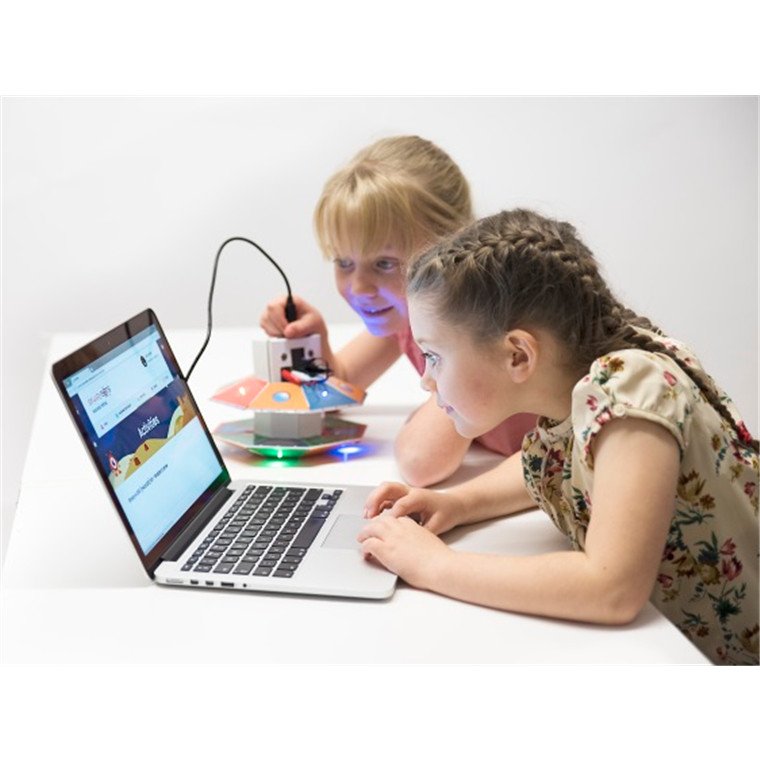 pbtecheducation's tweet photo. Our @BinaryBotsTech robots are finally here! BinaryBots are affordable card robotic kits that work with the MICRO:BIT. These amazing new robot maker kits provide the perfect project to get started coding.
Get them here: https://t.co/t6NpHkE76l #nzstem #edchatnz https://t.co/yCTc9D84Ux