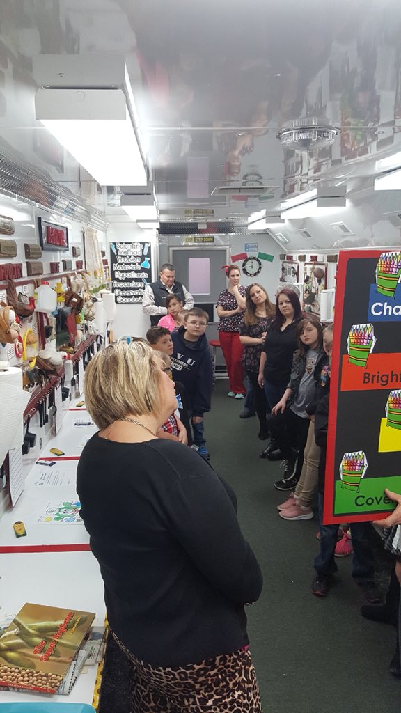 RCSDWV's tweet image. Raleigh County School Board&apos;s Vice President and President of the Raleigh County Farm Bureau, Mr. Gordie Roop, visited the mobile agriculture lab at Lester Elementary. Throughout the week, students participated in agricultural activities and experiments related to WV. #rcsdwvstem