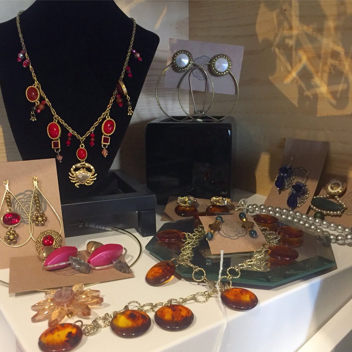 Curbside Bks&Rcrds tweet media