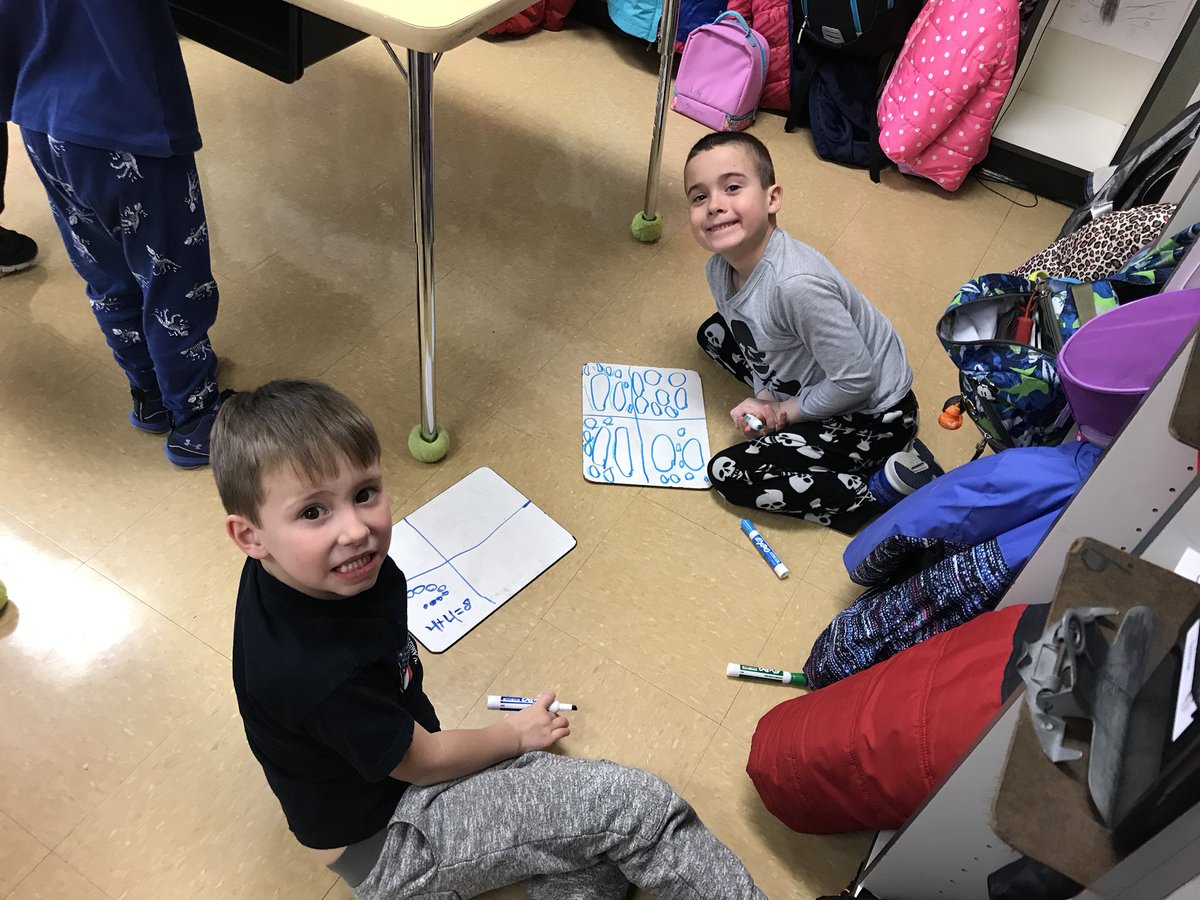 mrsgompfkinders's tweet photo. K Ss are great problem solvers! Our story today said Mrs. Gompf bought 8 hot dogs ๐ญ at the baseball game, some had mustard, some had ketchup. How many of each did she have? #problemsolvers #openendedproblems https://t.co/l0XIU3YNVF
