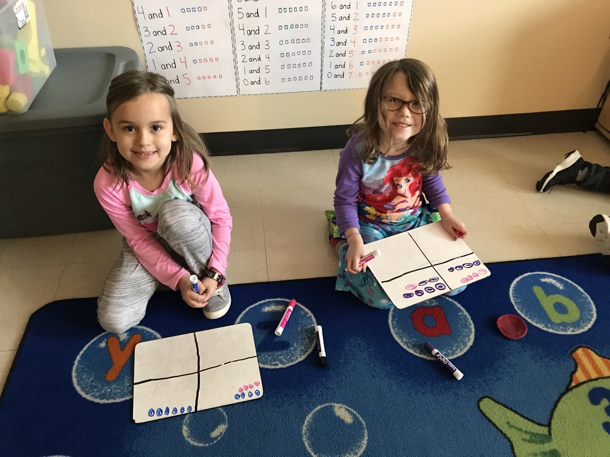 mrsgompfkinders's tweet photo. K Ss are great problem solvers! Our story today said Mrs. Gompf bought 8 hot dogs ๐ญ at the baseball game, some had mustard, some had ketchup. How many of each did she have? #problemsolvers #openendedproblems https://t.co/l0XIU3YNVF