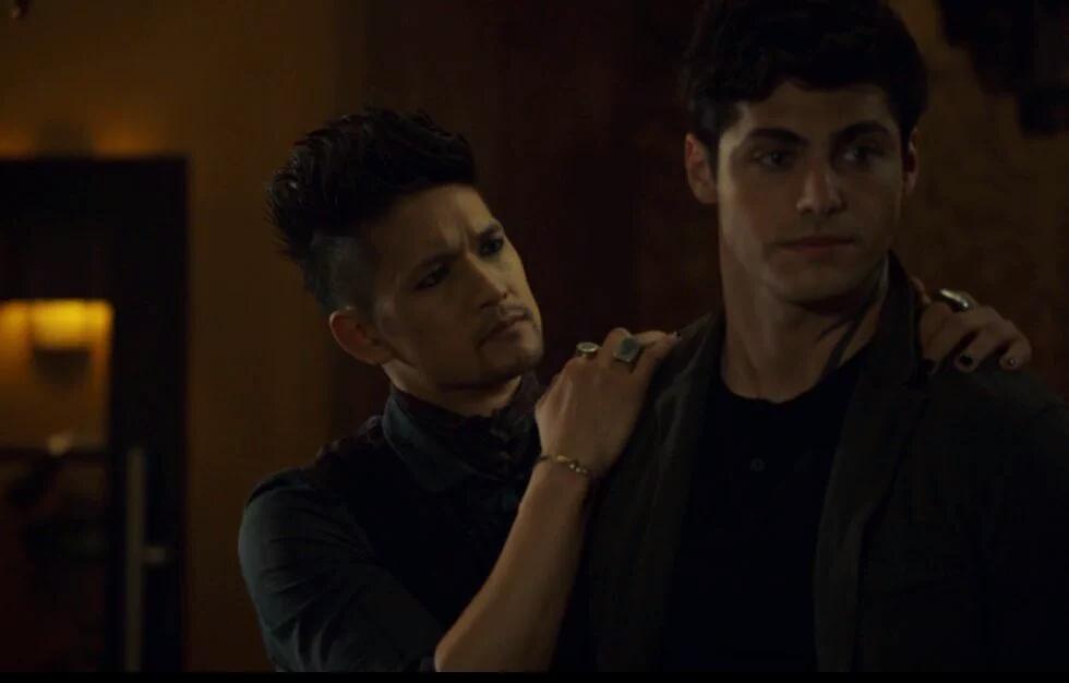 ravno_fanat's tweet photo. Please больше Malec
#Malec #shadowhanters https://t.co/o8HKfPW1oZ