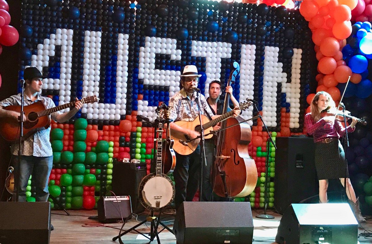 5000_Burnet's tweet photo. We Have Live Music! - https://t.co/eoTkU2hwXr https://t.co/0OW2y5DrRl