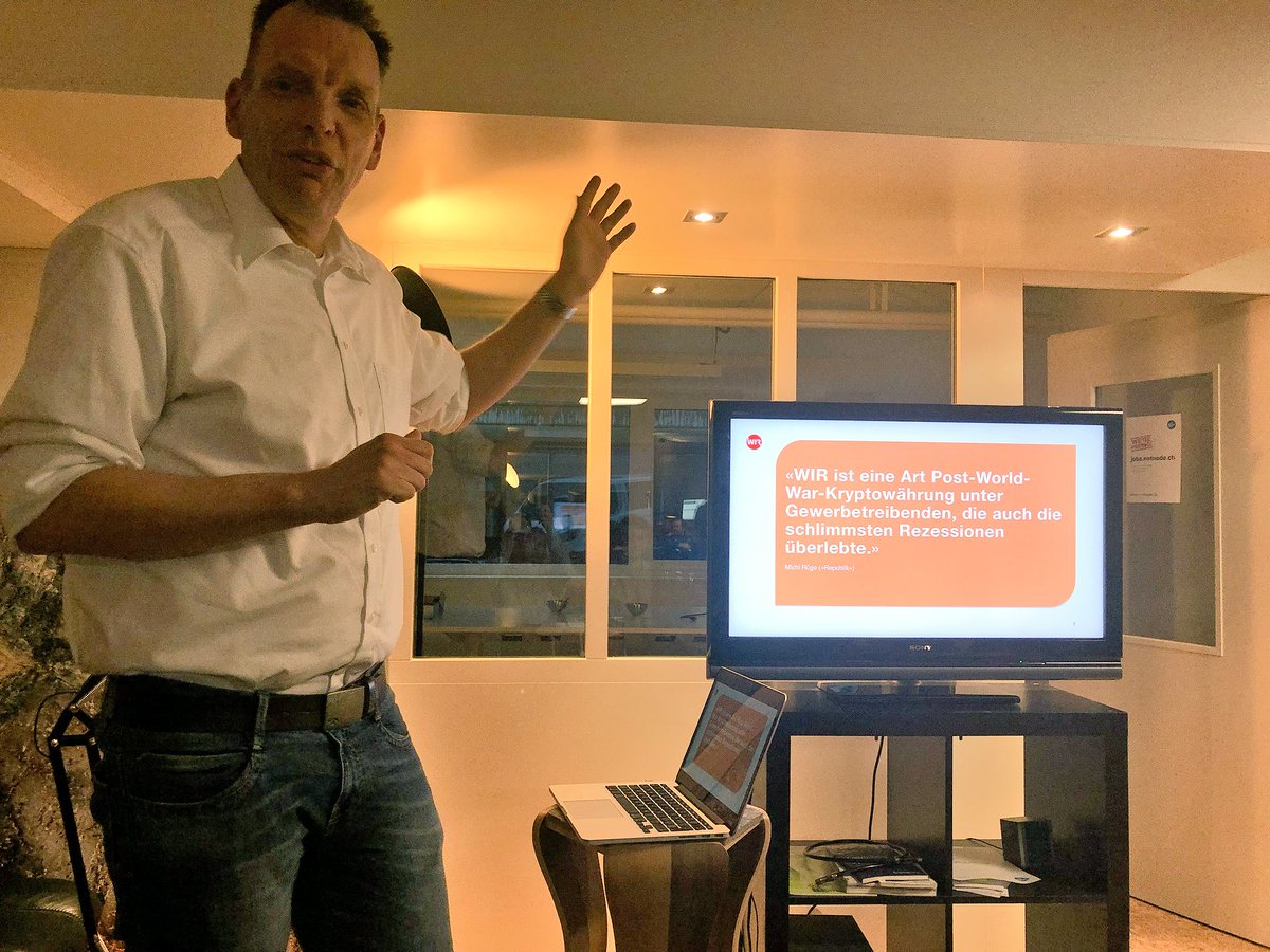 lukasfischer's tweet image. Vortrag von @volkerstrohm zur @WIRBank am heutigen #webup.