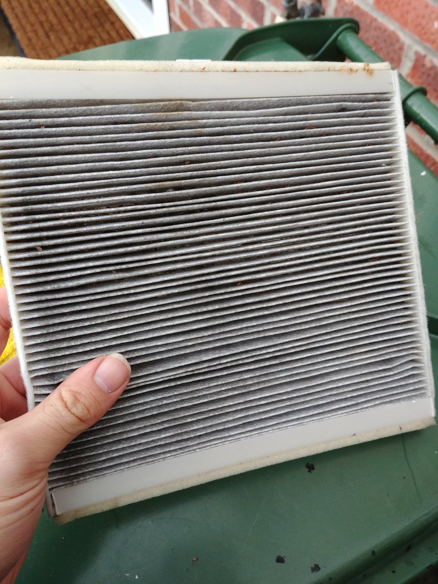 IndecisiveAuto's tweet image. Well that was probably overdue #pollenfilter