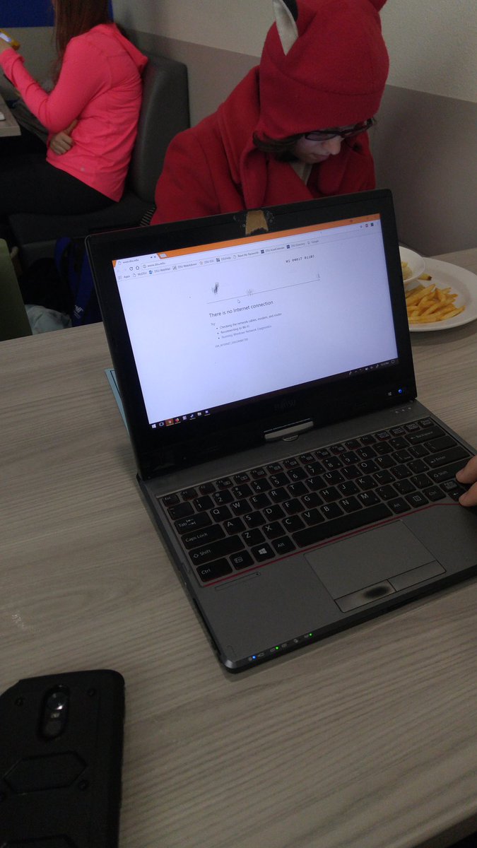 melon_rogue's tweet image. This is what happens when a college campus looses internet (wifi) #boredom #googledino