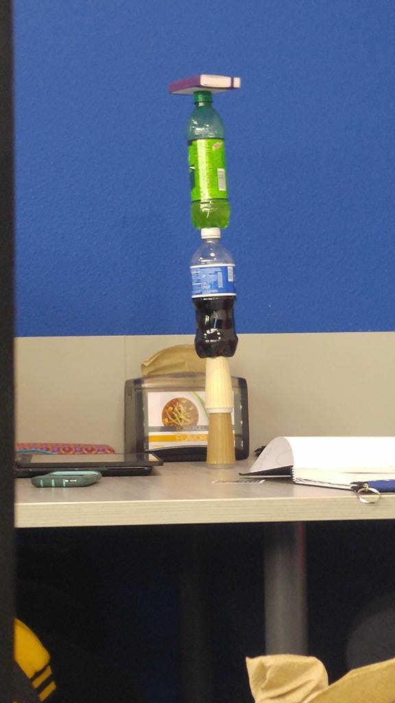 melon_rogue's tweet image. This is what happens when a college campus looses internet (wifi) #boredom #googledino