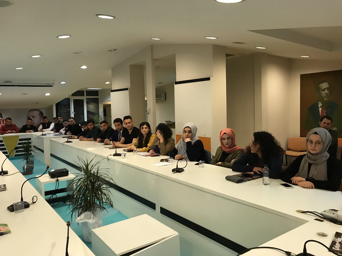 akgnccekmekoy's tweet photo. Yönetim Kurulu Toplantımızı gerçekleştiriyoruz, İlçe Gençlik Kolları Başkanımız @ridvan_bural gündemi değerlendiriyor.  @mecertas @tahaayhan @bayramsenocak @salihkirici @AhmettPoyraz https://t.co/yXq5tGUXGy