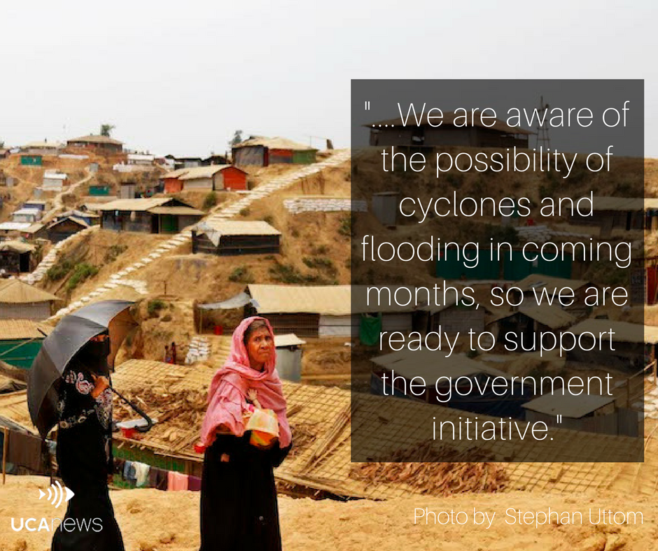 LICASnews's tweet photo. #Rohingya refugees move to higher ground to avert loss of lives in the upcoming monsoon season https://t.co/dNV0CKv2er #ucanews #voiceforthevoiceless #refugee #Bangladesh @BRACworld @UNmigration @iamCARITAS @MSF @ucanbd https://t.co/FbKC0Je0qE