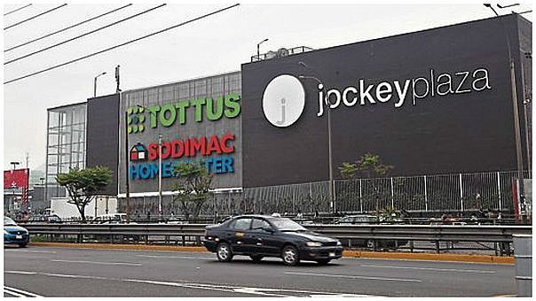 diariocorreo's tweet photo. #LOÚLTIMO Jockey Plaza: explosión dentro de centro comercial deja un muerto https://t.co/v4fgU67Tew https://t.co/89LUooVUPq