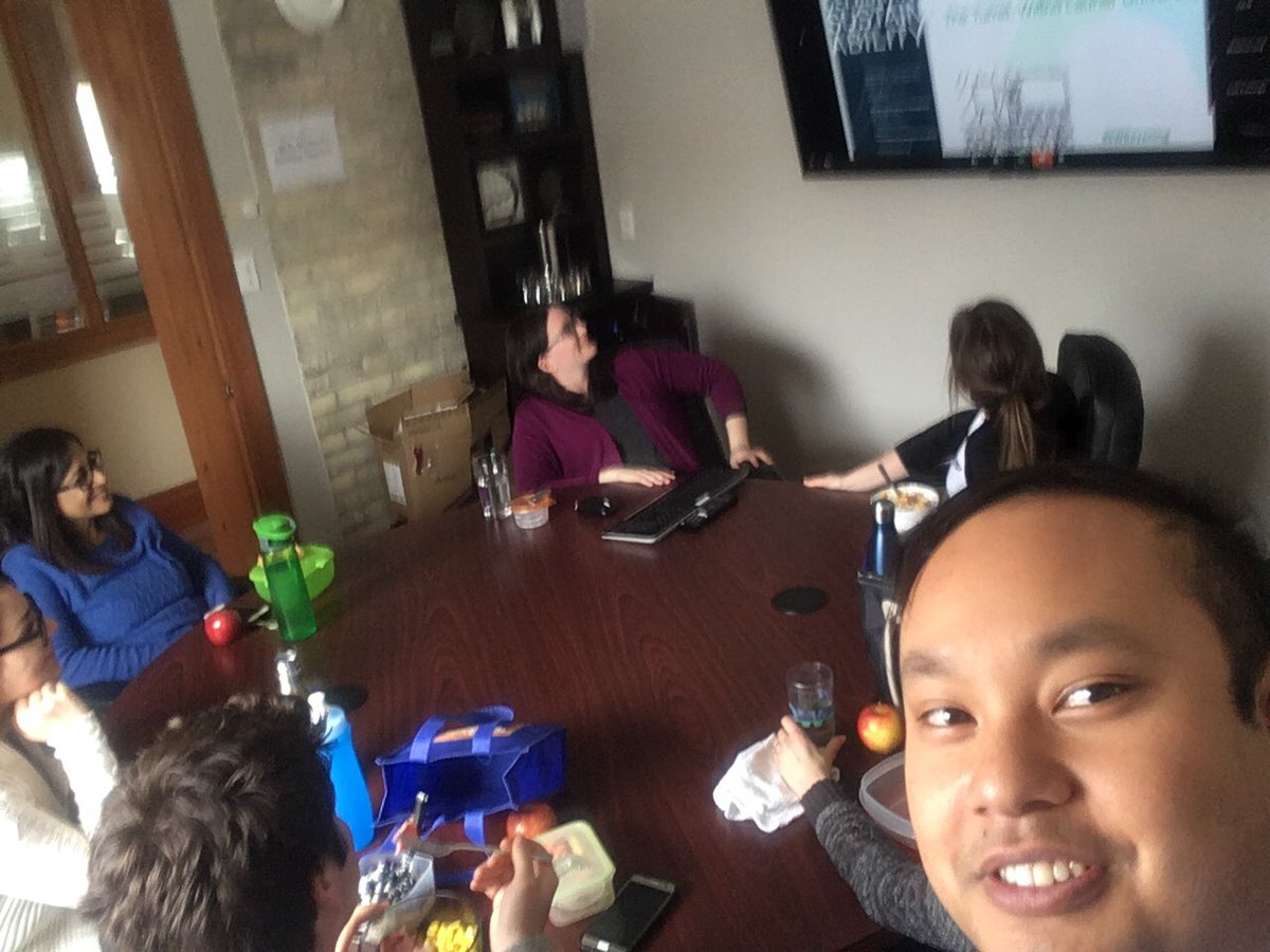 mbennettaet's tweet photo. Lunch and learn with the @AETGroup crew! They couldn’t take their eyes off to even smile for the camera!Thanks for the great information @KatieWall16! @SustainableWat @WRSusti #carboncleanseWR #commutingweek https://t.co/2EiEff6i2E