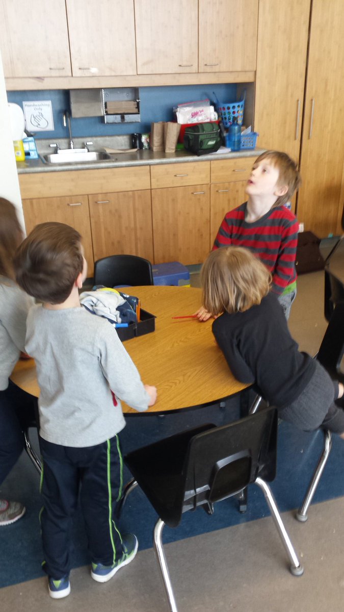 1_2Maling's tweet photo. We made marshmallow catapults today as a follow up to our grade 2s learning about levers. #scienceisfun  #simplemachines https://t.co/0YNzyEX0ho