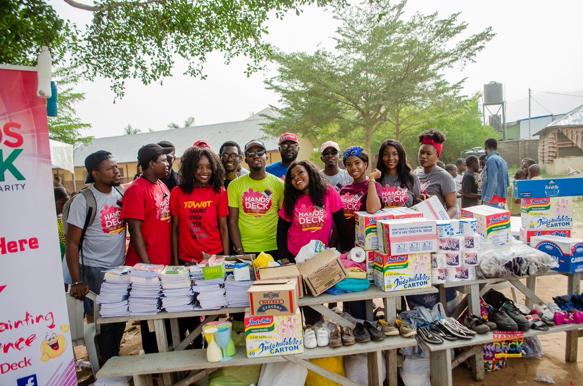handsondeck__'s tweet photo. About last week
Gifts : Each of the almost 200 kids got a gift.
We painted history @handsondeck__
#HandsOnDeck 2.0 #Abuja #march30 #charity #donation #volunteer #activism #humanity #csr #aid #humanrights #konnet #peoplehelpingpeople #CSIExperience #CSIHumans https://t.co/C8r22KICxK