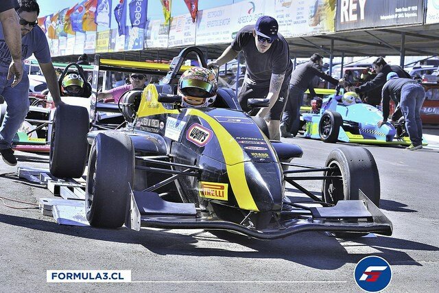 FamiliaPais's tweet photo. Este 2018 sigue siendo especial para el automovilismo en Chile, llega nueva categoria #FormulaTotal https://t.co/rk76uw2ZKA de gran nivel, Sumado al excelente y profesional Campeonato @formula3chile https://t.co/35MnwxaDmJ , les deseamos Muchos exitos a ambos Campeonatos !!! https://t.co/5J68pUHizU
