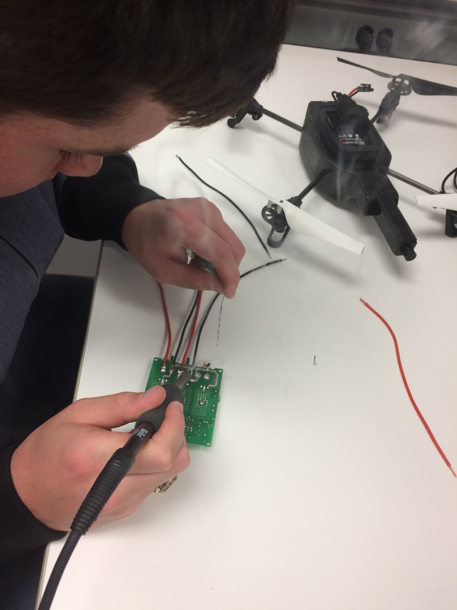 HD_Flight_Tech's tweet image. It&apos;s another splice and dice Wednesday here at @HD_Flight_Tech ! We are working hard and looking forward to the Bulldog Business Bowl Finals on April 19th... BE THERE!!
citadel.edu/root/business-…
