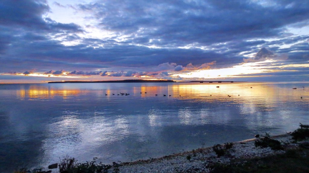 MitchandMarcy's tweet image. #sunriseoftheday #photocapture #photofavorite #lastsummer #hey_ihadtosnapthat 
🌞📸#mitchandmarcyphotos
🌞
#sunrise_madness #sunrisers #sunrise #sunrisedaily 
#colorfulsunrise 
#sunrisephotography 
#PureMichigan #MittenLove #upnorth