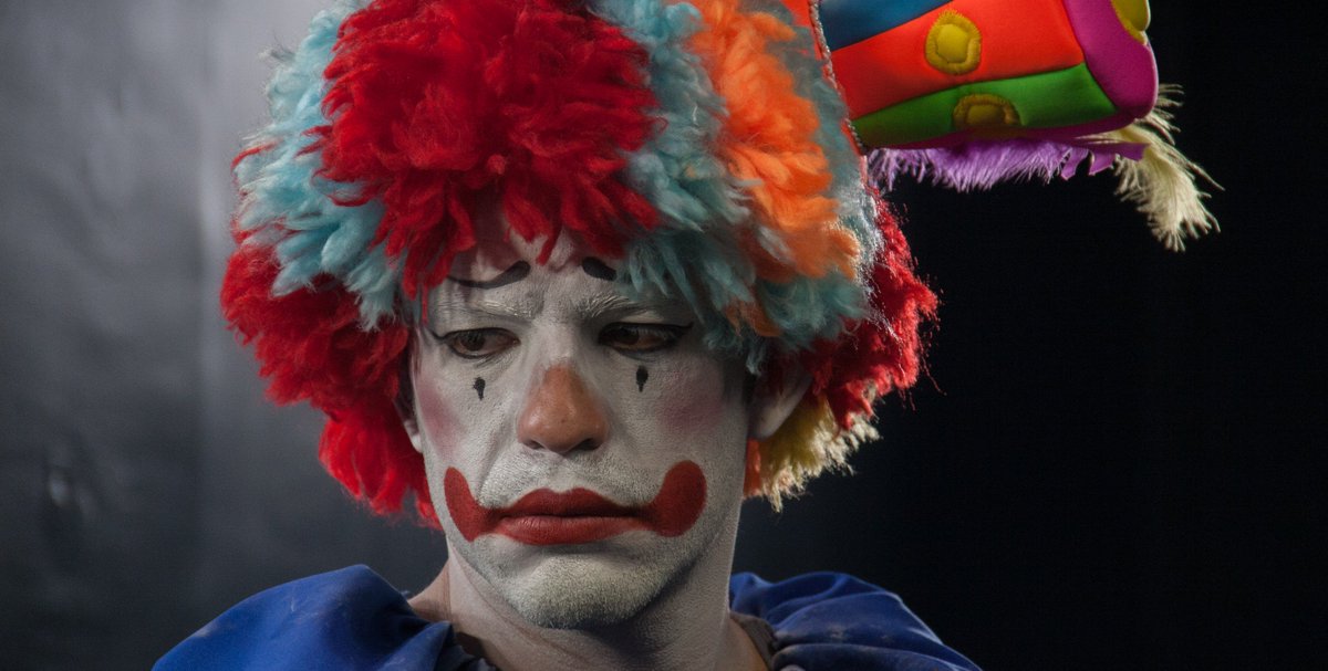 Las primeras 2 personas en mandarnos una captura de pantalla donde se vea que están suscritos al canal de #DragonFilmsMéxico en #Youtube y que le dieron like al tráiler de #TrampososConSuerte, se llevan un boleto para la premiere.
Mucha suerte :D