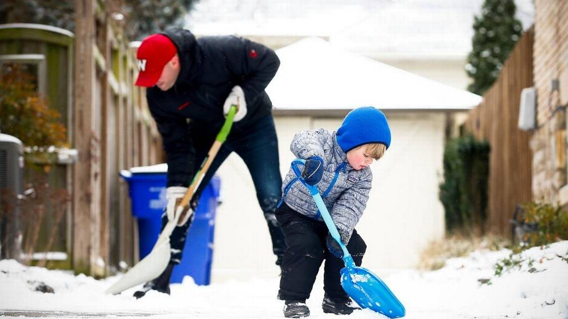 heraldleader's tweet photo. Snow in April? Lexington could get a record-breaking snowfall on Saturday

https://t.co/oZ4twFE5LJ https://t.co/eI0DtqK95D