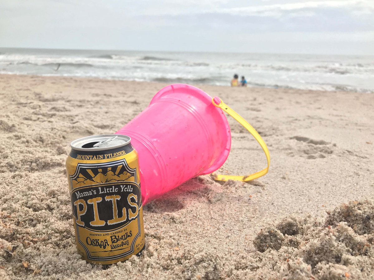 oskarblueswnc's tweet photo. Mama's lookin' good on the beach. #MLYP https://t.co/NPa4S3r9vm