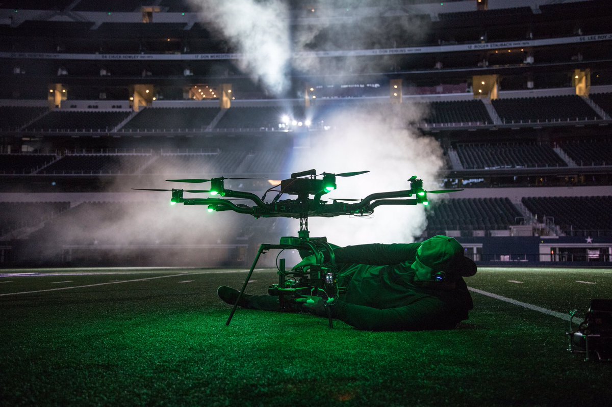 DroneworksUSA's tweet photo. Scoring late night touchdowns with @espn ๐ ๐
https://t.co/JApkMDKsgb
#behindthescenes #dallascowboys #espn
#nfl #football #touchdown #aerialcinematography #aerialphotography #drone #production #sonyA7ii #canon #fpv #uav #RepDroneworks https://t.co/Tx1tm1gFBk