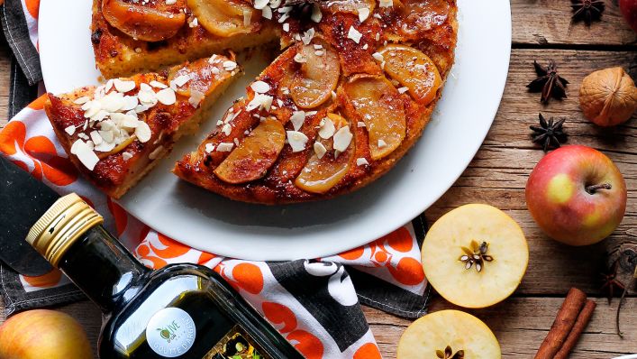 LoveThatOliveMG's tweet photo. These Olive Oil Apple Cakes would be perfect with our Cinnamon EVOO!
https://t.co/LSHTnGmkcy https://t.co/mjLHnLB6Vg