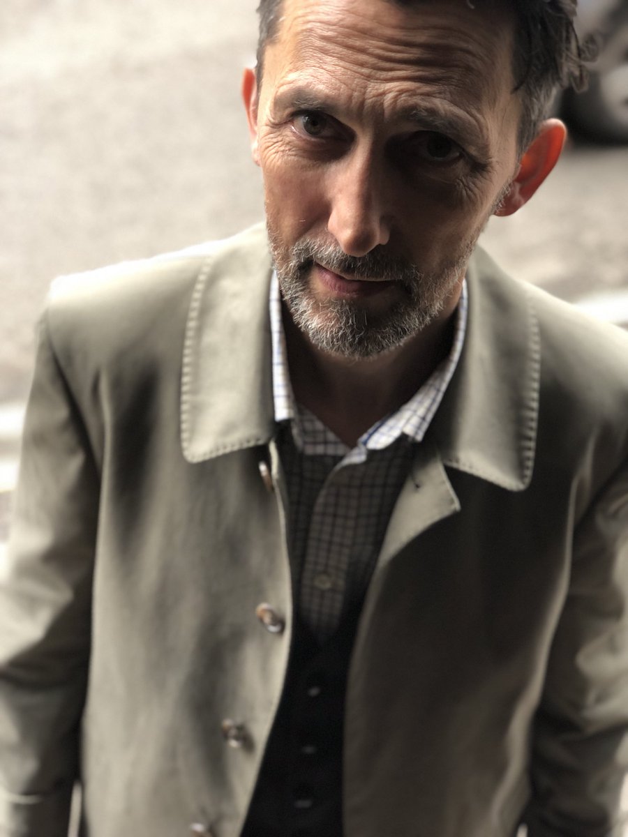 BespokeAw's tweet image. Ian (my hairdresser) looked so good in his @awbespoketailor rainmac that I just had to snap him today! #rainmac