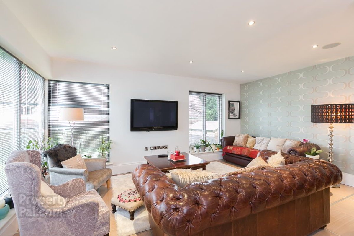 propertypal's tweet photo. FAB house in a FAB location >>>  https://t.co/Qe0gZqij5L https://t.co/58ZqjE1QNz