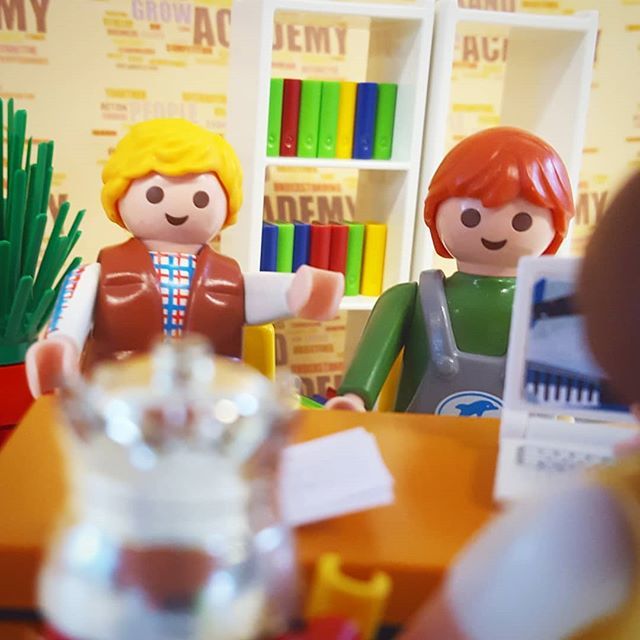 OxandAcaCrew's tweet photo. #interview time!
.
.
.
.
.
#OxandAcademy #gamebasedlearning #playful #learning #training #education #assetmanagement #assetageing #riskmanagement #dialogue #exchange #toystagram #playmobil #lego #legominifigure #whatdoyouwanttoimprove #whatdoyouwanttolea… https://t.co/OlX4GzXTGr https://t.co/8dwggAD9Ke