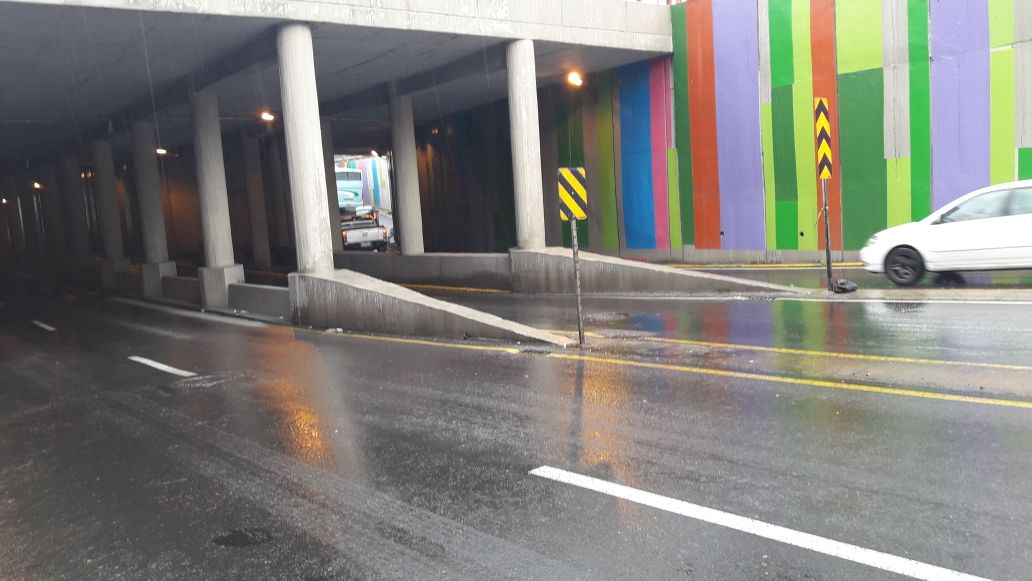 🌧 PASO DEPRIMIDO DE LA 12 DE OCTUBRE Y PATRIA | Se mantiene normalmente habilitado. 
#LluviaEnQuito