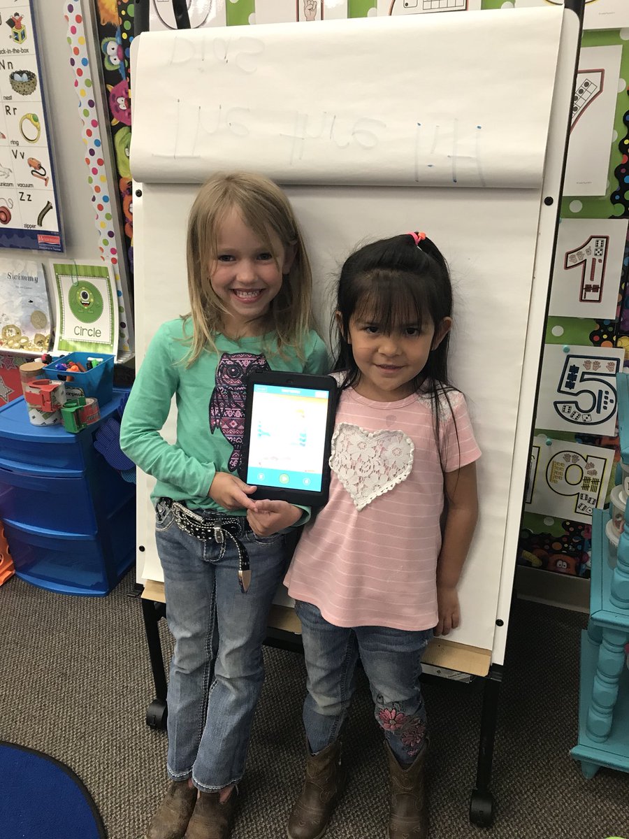 mrsmaddoxkinder's tweet image. We made a Chatterpix using 2D Shapes! #carsonstars