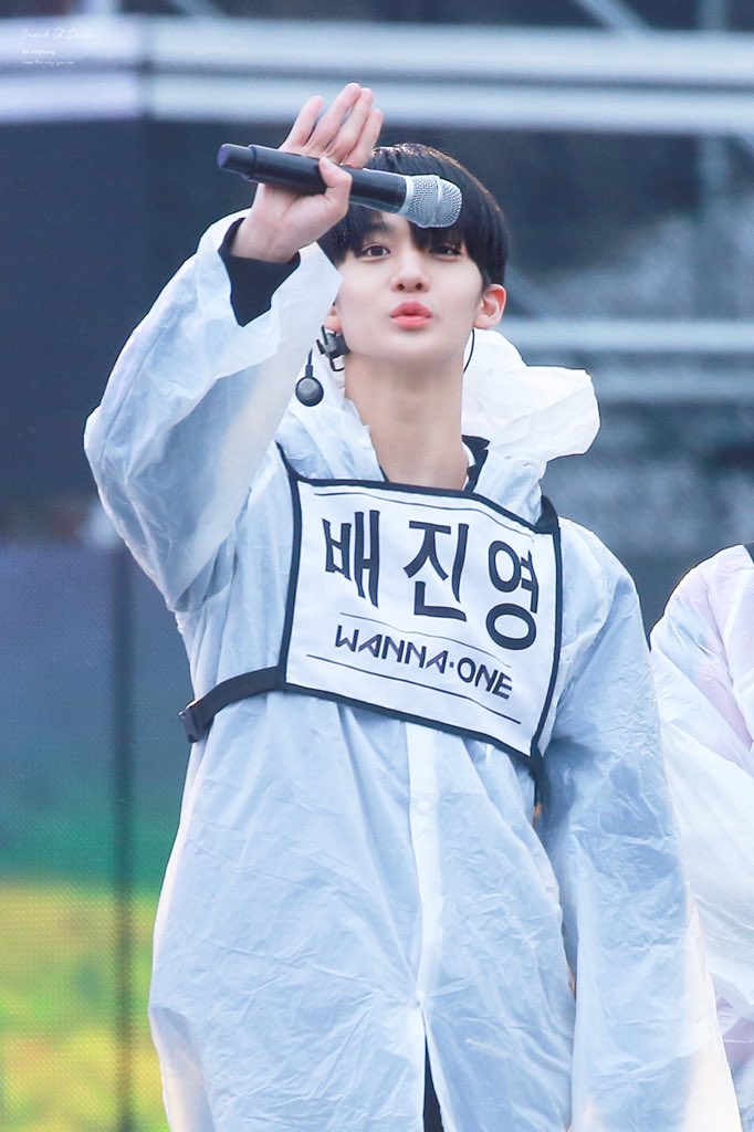 Crackofdawn_jy's tweet photo. 어느날, 나는 천사를 만났습니당💕
#배진영 #BAEJINYOUNG #워너원 #WANNAONE @WannaOne_twt https://t.co/bhsHWOpkxM
