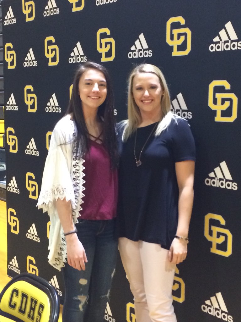 cdhs_cheer's tweet photo. Congratulations to Hallie! She will be continuing her cheerleading career at Milligan College! #goBuffs #cdcheer #blackknights 💛🖤 https://t.co/g9W3z019oU