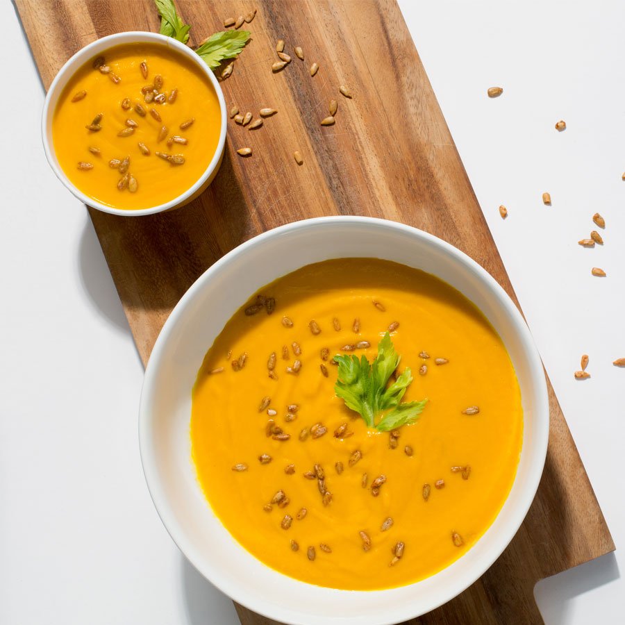 foreverytable's tweet photo. The perfect pairing to your salad– the *NEW* Turmeric Carrot Soup🥕🥕🥕, made fresh daily. #DoGoodFood #healthyrecipe https://t.co/toAcrAlrxC