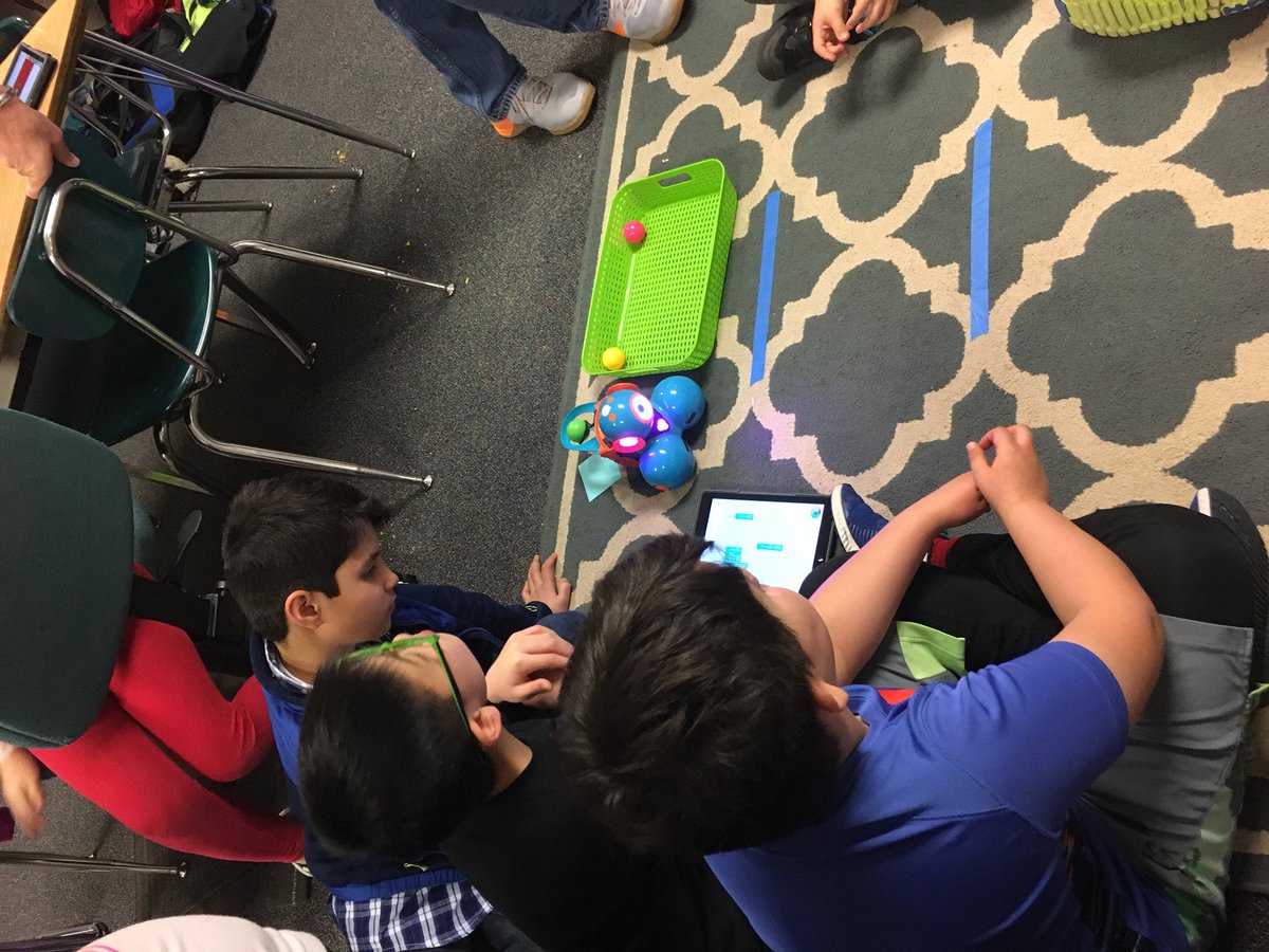 NancyRylesElem's tweet photo. #FuturereadyBSD https://t.co/qdi9YiSIGT