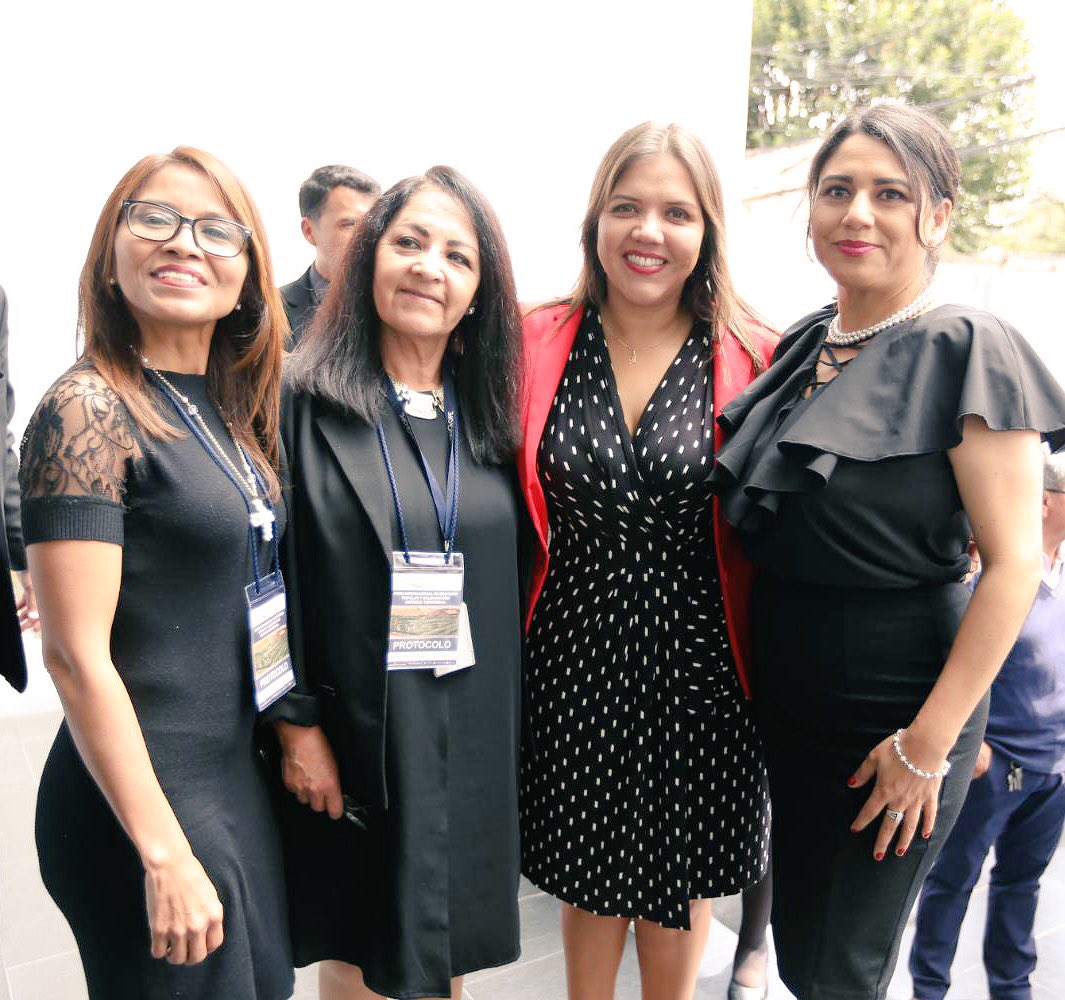 marialevicuna's tweet photo. Hoy en la inauguración del Foro de EPS en Enfoque Territorial recalqué mi compromiso con los microempresarios quienes apuestan por el Buen Vivir Rural. 
Desde la @Vice_Ec ¡Total respaldo a quienes forman parte de la EPS!

#TerritoriosEPS https://t.co/QPgWogZlZG