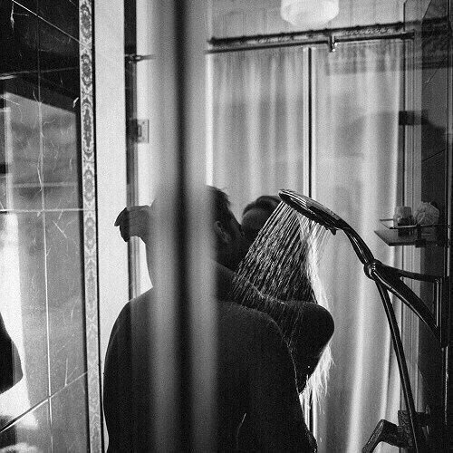 Cookie_Lawless_'s tweet photo. I need to install hand grips in the shower so I can handle you in any water.
#1linewed #1LineWednesday https://t.co/oG3yorXhp3