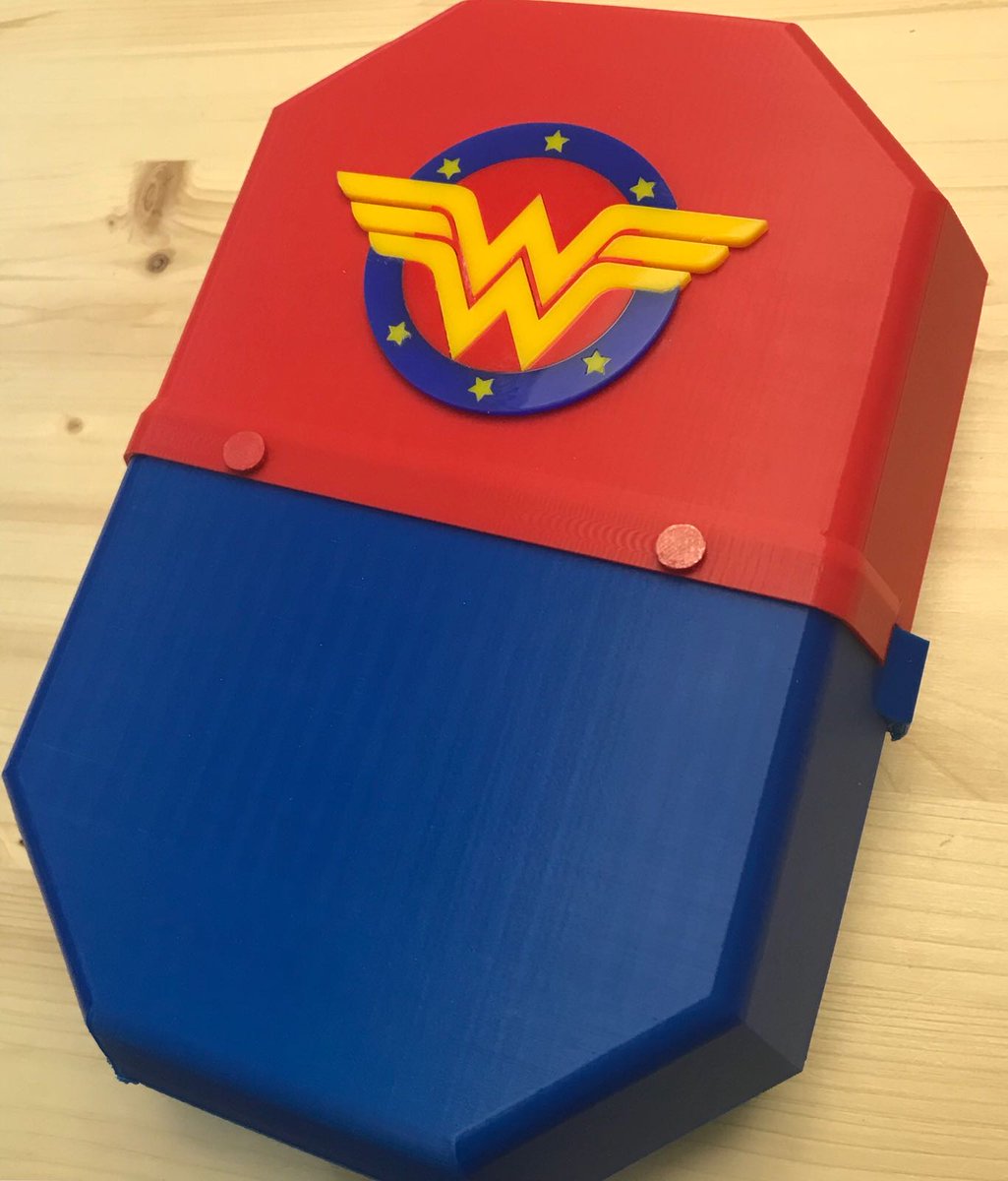 urbanlinkFS's tweet image. Le has hecho unas mejoras muy guays.👏👏
Está carcasa se va mañana al Hospital Universitario de Canarias  #oncologiainfantil de #Tenerife 
Le hicimos tapones para q no se vea el tornillo. Son sencillos pero si los quieres incluir te mandamos el archivo y lo pones en tu archivo.