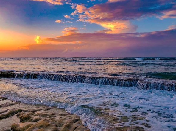 Cayman_Islands's tweet image. Magnificent colours light up the sky. 📸 IG: @shelbyarch