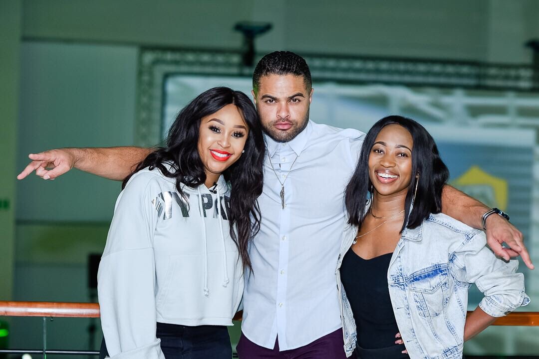 Good vibes with @MsCosmoDJ &amp; <a href="/chrisjaftha/">Christopher Jaftha</a> even though my team is losing 🙈 #ShareTheDrama <a href="/Heineken_SA/">Heineken SA</a> 💚