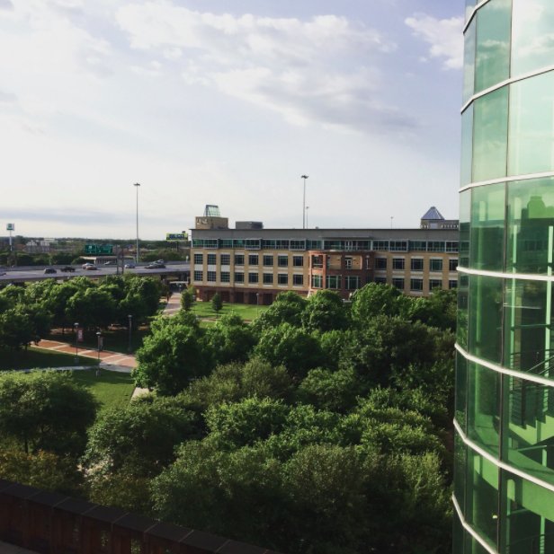UTSA_StudentU's tweet image. The First-Gen Fair (Downtown Campus) will take place in the Bill Miller Plaza TODAY from 4pm-6pm!  More than two dozen UTSA offices will be on hand to offer information tailored to the university's 11,000+ first-generation college students. Come get a free #FirstGenUTSA shirt!