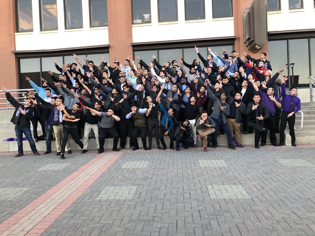 jvrIAmMe_'s tweet photo. On this most wholesome of days I wanna thank @sigmalambdabeta for making me a better person, confident in myself and kind to others. 32 never looked so good. #LB86 #SLB32 #SLBTwitter 😈✨ https://t.co/uEI5405idN