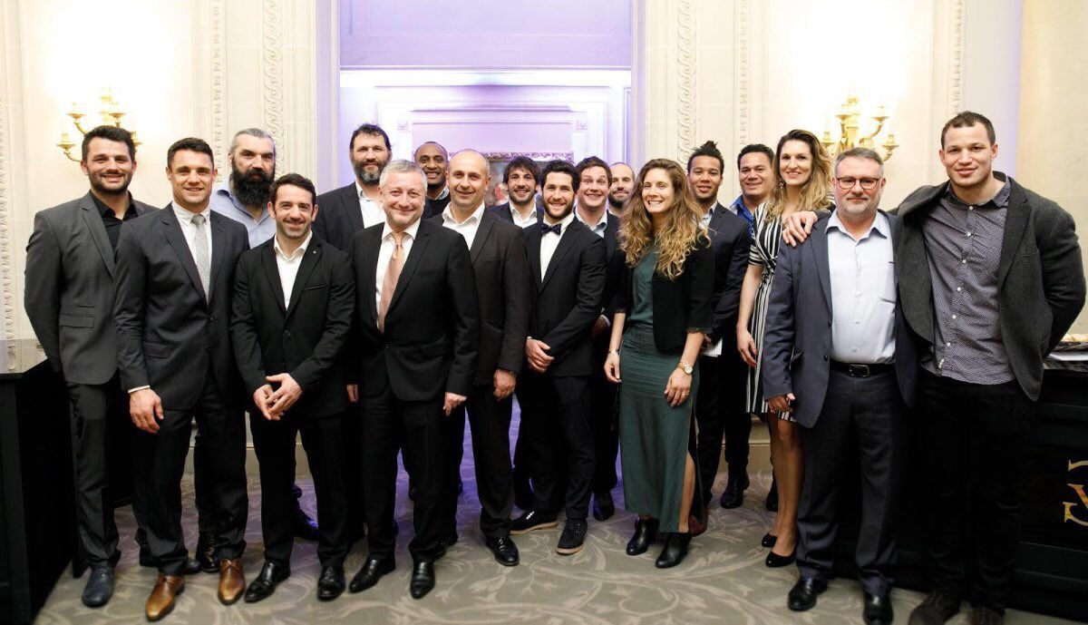JulienCandelon's tweet photo. Très fier d’avoir participé à #XVaTable Grande soirée @Nabuofficiel entouré de grandes et grands joueurs #proud 🙏🏼 @DanCarter @sebchabal @michalakfred @Remilamerat @J_Rokocoko @LenaigCorson @marjorie31140 @MaximeMachenaud @TeddyThoms @HenryChavancy @PSaintAndre @lauretwenceslas https://t.co/oB7RwgFATD