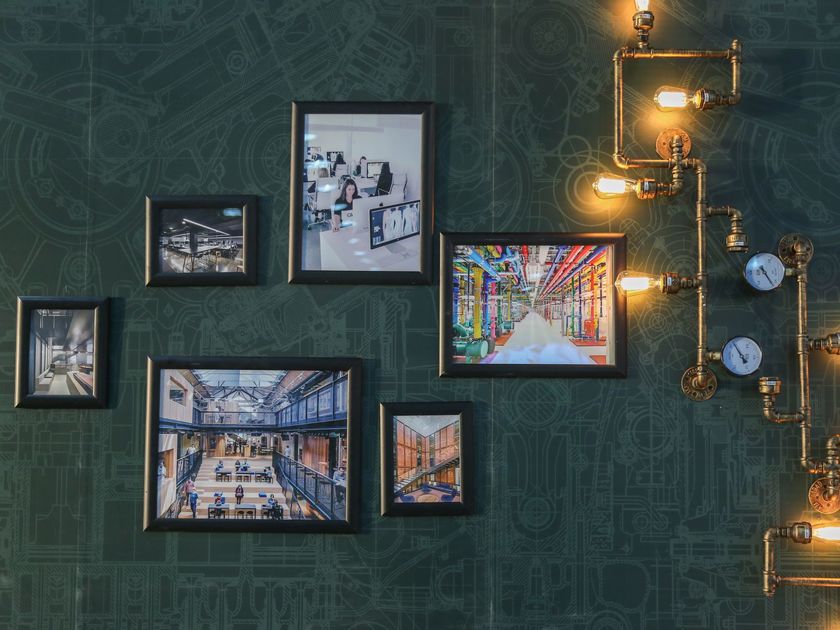 crsvillestudios's tweet image. The art of arranging: Tips to help you make that wall space sing. #WallDecor #PlacementTips bit.ly/2uQZPjm